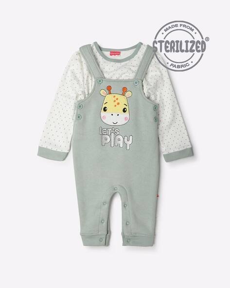 MOM'S LOVE Giraffe Applique Dungarees with Printed T-shirt
